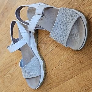 Bionica Nacola sport leather sandals 8.5